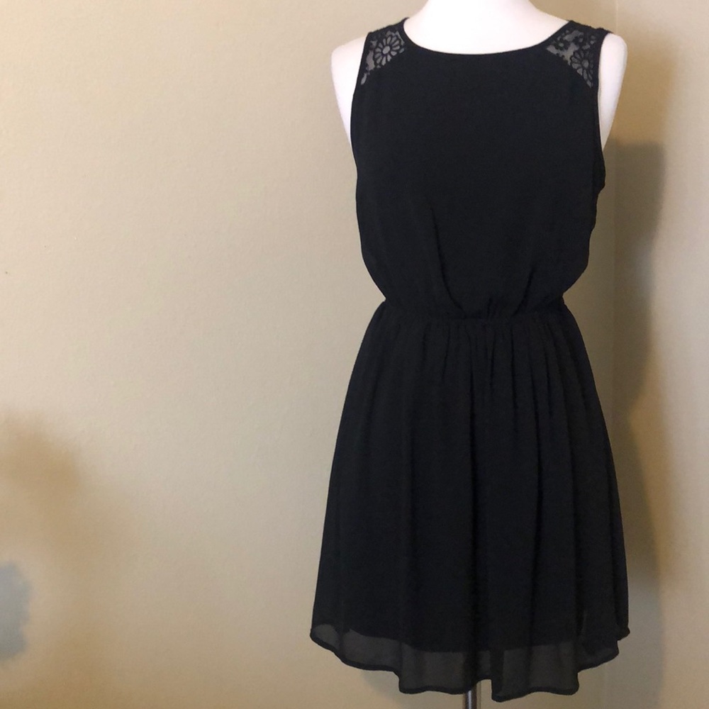 Forever 21 Floral Back Lace Spring Dress Black